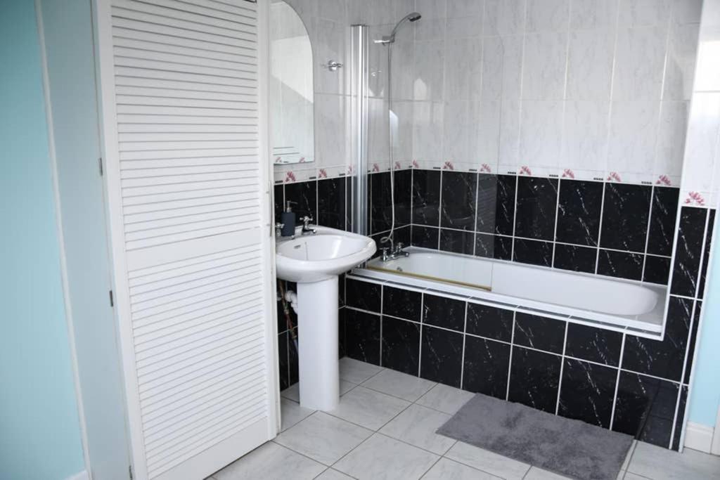 Whitehead Holiday Cottage Εξωτερικό φωτογραφία